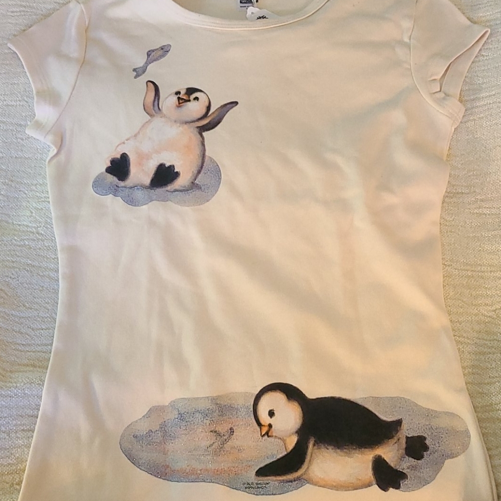 Cute penguin tee-shirt